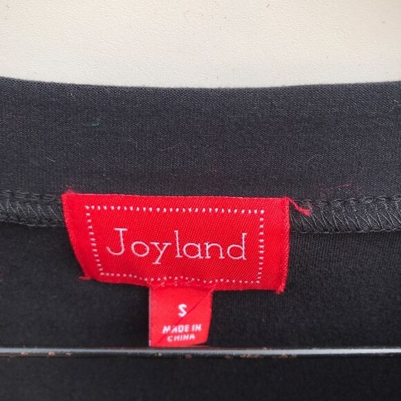 C & B Sport by Croft and Barrow Women's And Joyland Christmas Shirts Size small - Picture 7 of 11